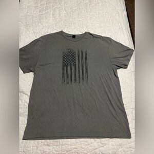 Gildan Softstyle CVC Mens XL Gray Crew Neck Jersey T-shirt USA Flag Graphic